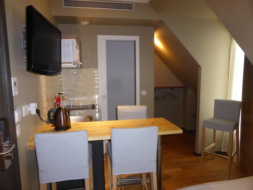 Excelsior Batignolles Hotel Париж Екстериор снимка